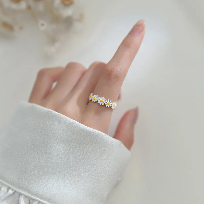 🌼 Anel Vintage em Liga de Zinco – Design Margarida Ajustável e muitos outros