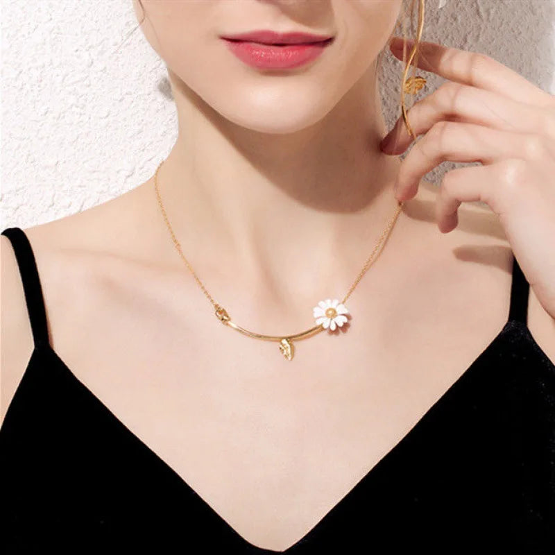 🌼 Conjunto Assimétricos de Margarida Liga de Zinco – Delicadeza