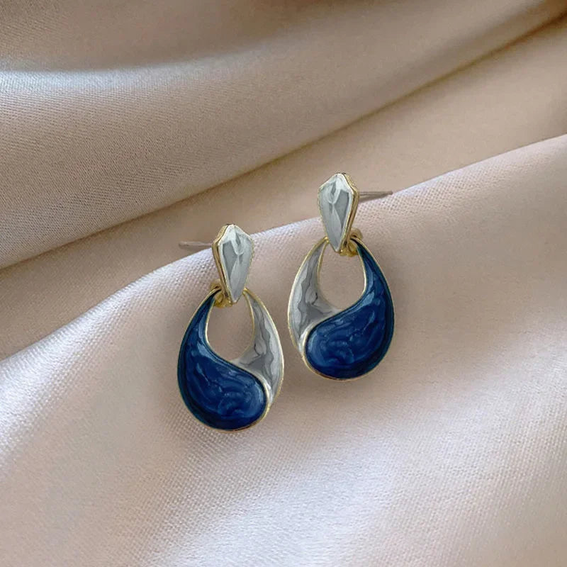 💙 Brincos Coração Azul com Zircônia – Brilho e Elegância ✨