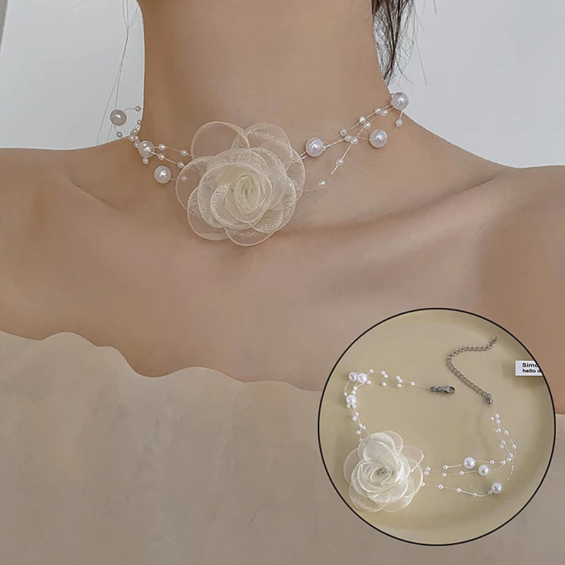 🌸 Choker Romântico Mori com Pérolas e Camélia – Delicadeza e Sofisticação