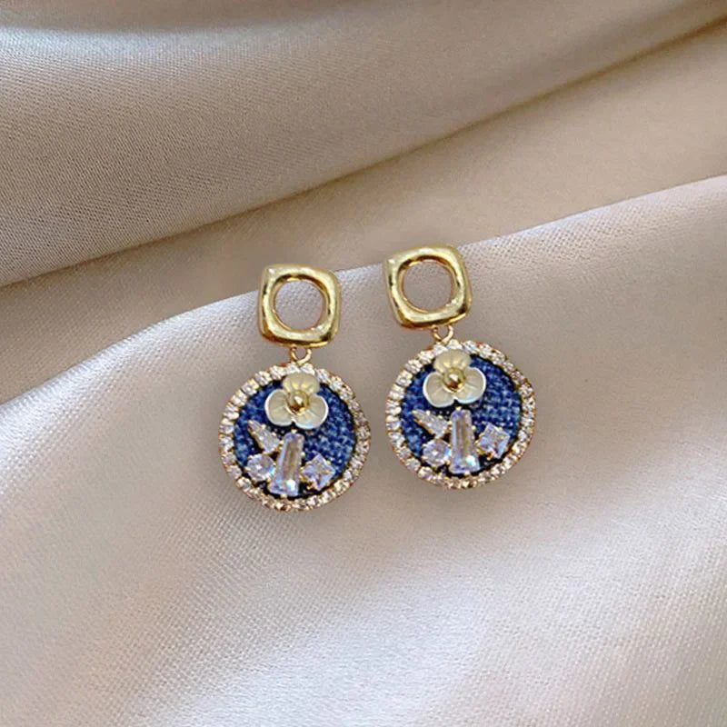 💙 Brincos Coração Azul com Zircônia – Brilho e Elegância ✨