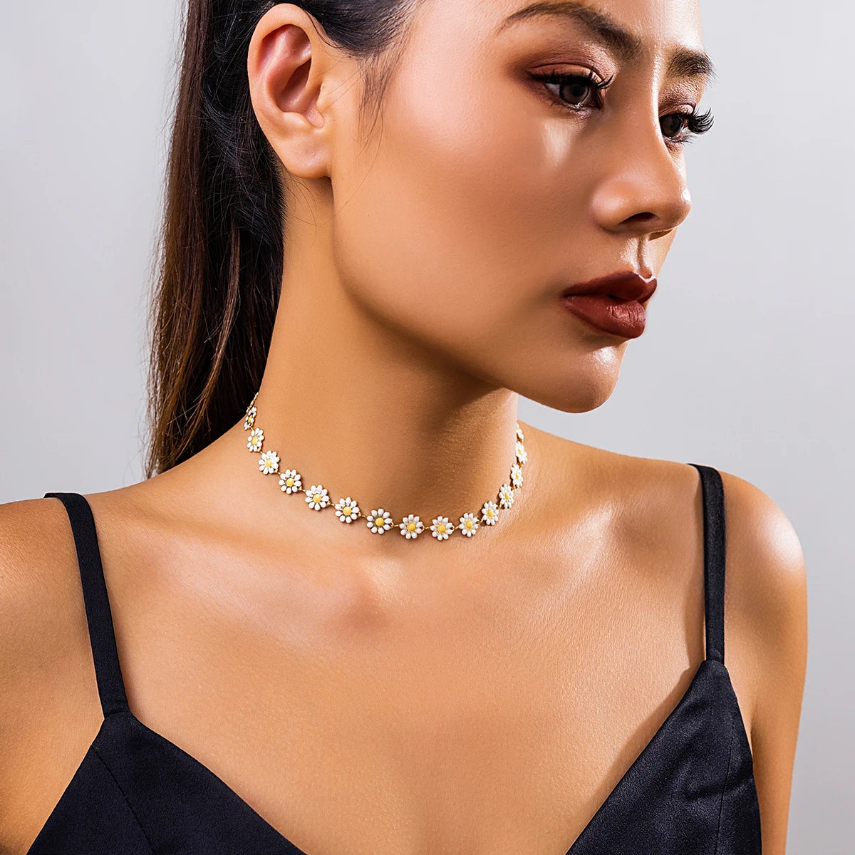 🌼 Choker Margarida em Liga de Zinco – Estilo Y2K com Toque K-Popy Gift Y2K Accessories