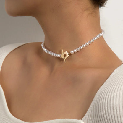 ✨ Colar Choker Luxuoso com Pérolas e Fecho Flor OT ✨