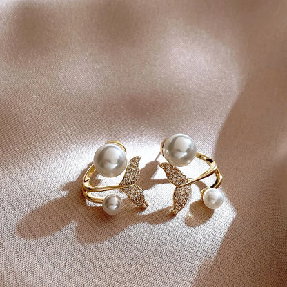 🦋 Brincos Borboleta com Pérola – Elegância e Sofisticação ✨