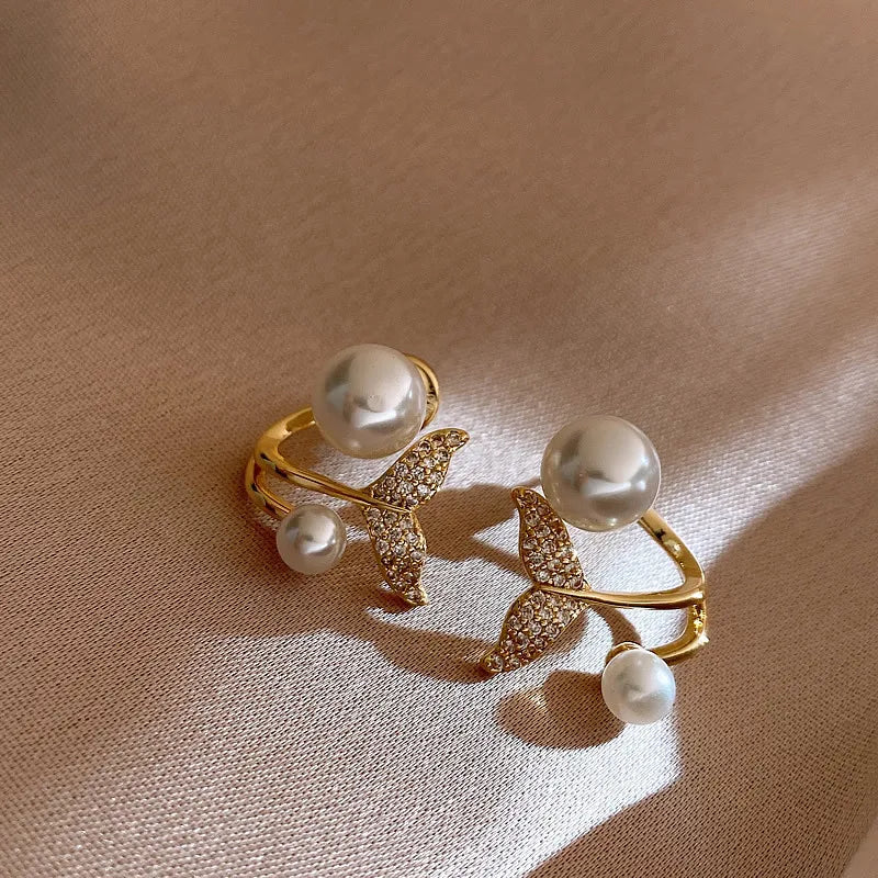 🦋 Brincos Borboleta com Pérola – Elegância e Sofisticação ✨